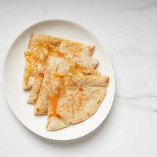Cheese Naan (1 Piece)